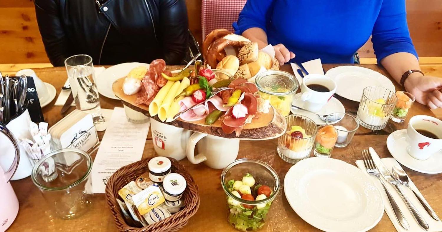 Oster-Hüttenbrunch im Servus Colonia Alpina | Ostern in Köln | Mr. Köln | Foto: Servus Colonia Alpina